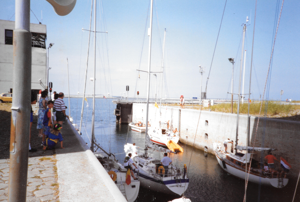 Holland-17 Lock Gate opening