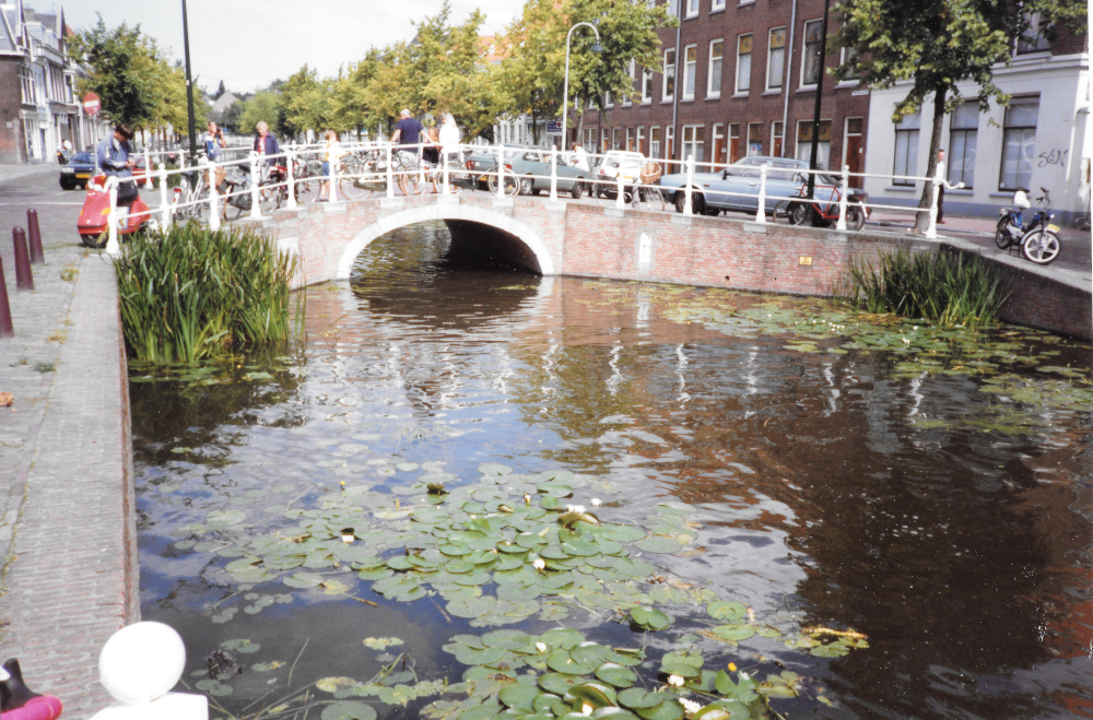 32 Delft canal